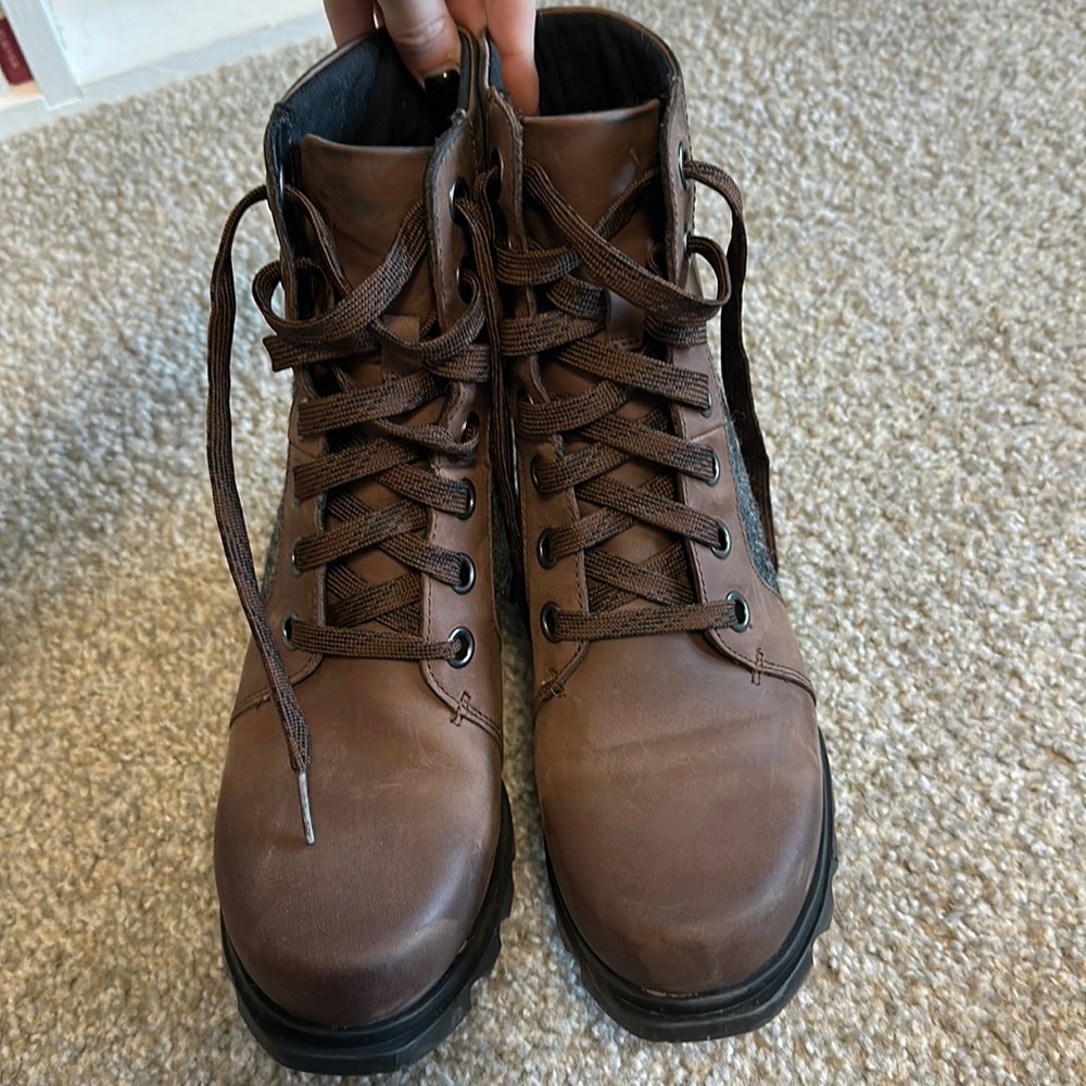 Brown and gray Sorel Joan of Arctic Wedge III Lexie.